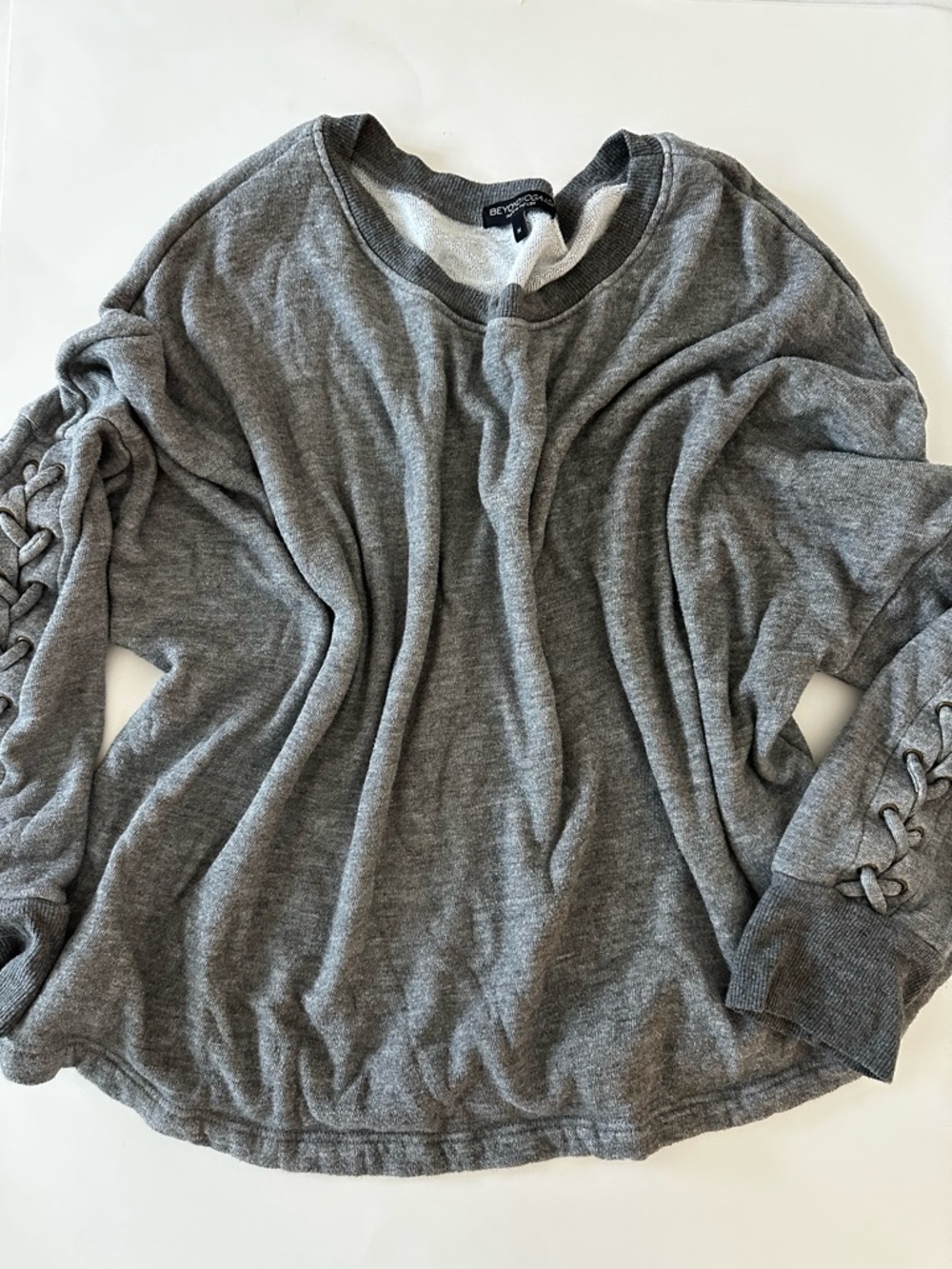 Beyond Yoga Women's Heather Gray Pullover Sweatshirt Size M Lace Up Long Sleeve